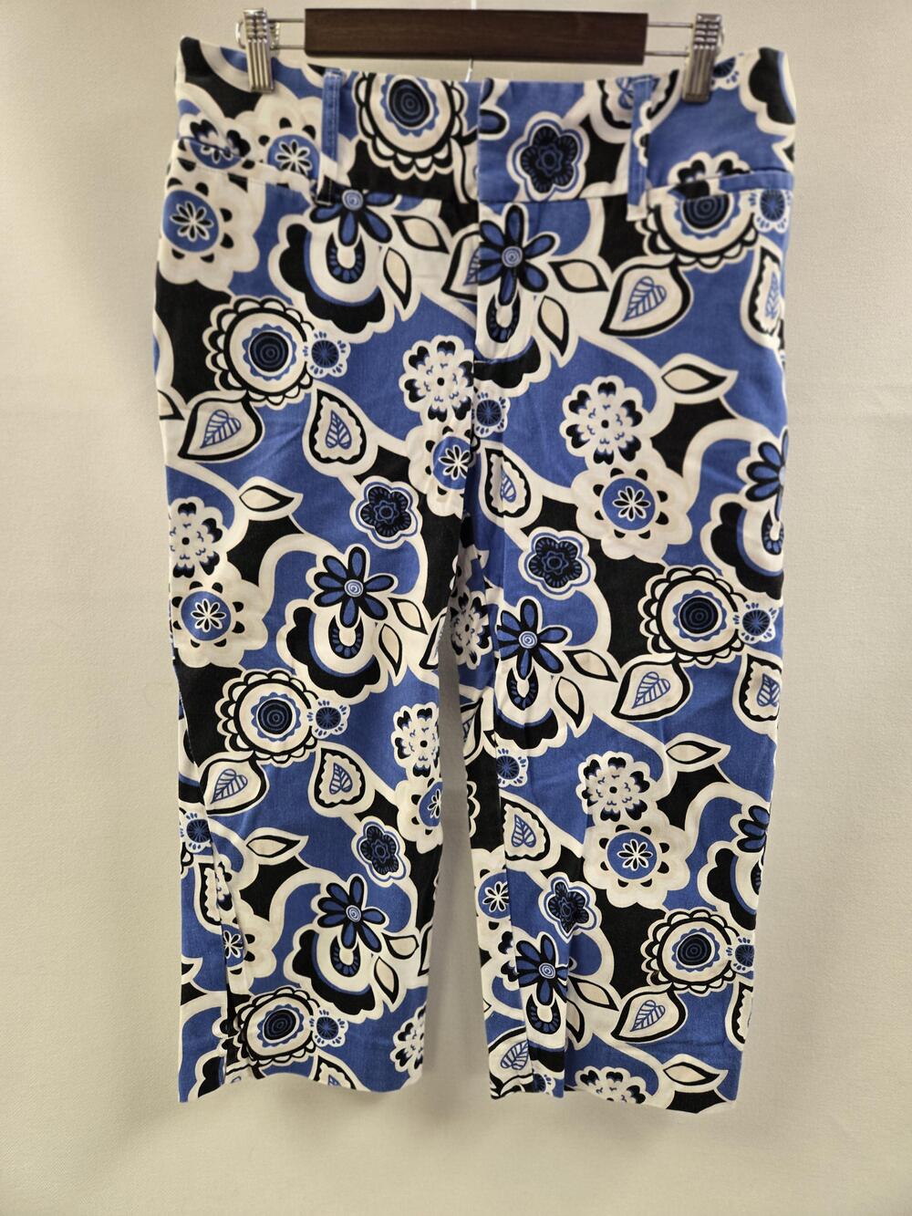 Madison Capri Pants Womens 10 Blue Black Floral Print Stretch Cropped Casual
